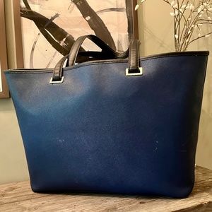Lo & Sons The Seville Tote Bag in Navy